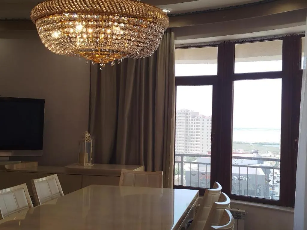 Baku Artpatena Lake View 0*,